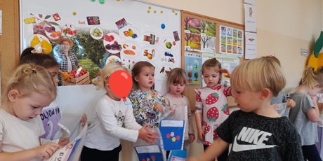 Powiększ grafikę: Dzień dziewczynki