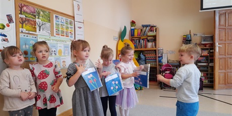 Powiększ grafikę: Dzień dziewczynki