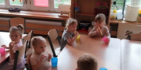 Powiększ grafikę: Dzień dziewczynki