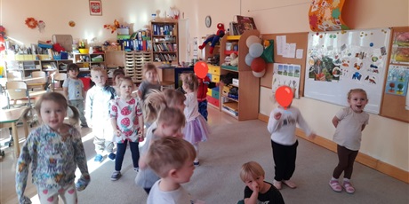 Powiększ grafikę: Dzień dziewczynki