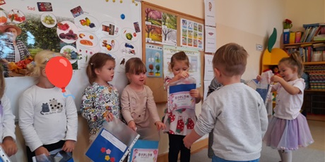 Powiększ grafikę: Dzień dziewczynki