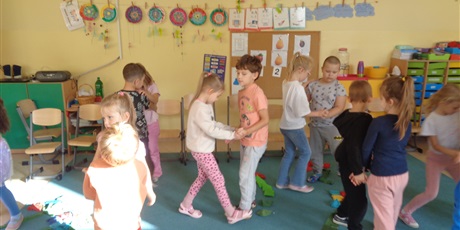 Powiększ grafikę: Dzień dziewczynki