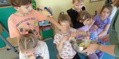 Powiększ grafikę: Dzień dziewczynki