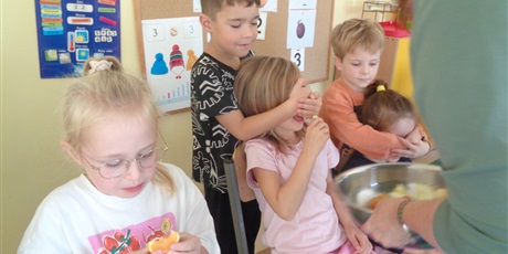 Powiększ grafikę: Dzień dziewczynki