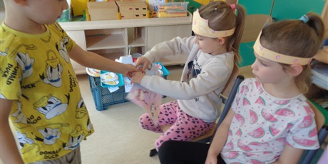 Powiększ grafikę: Dzień dziewczynki