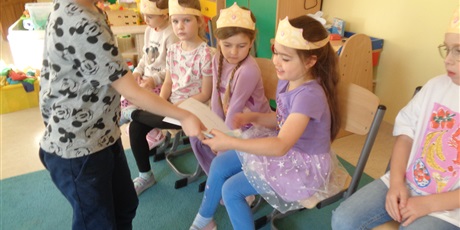 Powiększ grafikę: Dzień dziewczynki