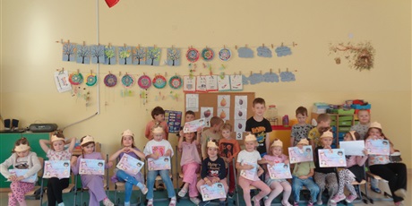 Powiększ grafikę: Dzień dziewczynki