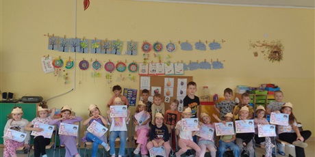 Powiększ grafikę: Dzień dziewczynki