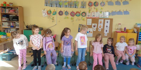 Powiększ grafikę: Dzień dziewczynki