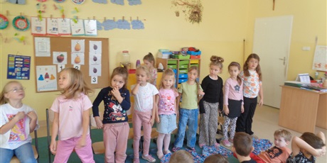 Powiększ grafikę: Dzień dziewczynki