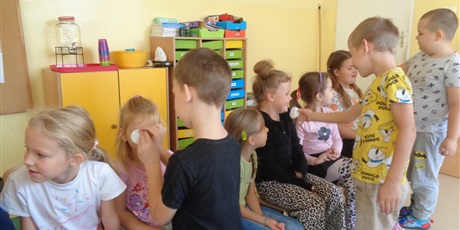 Powiększ grafikę: Dzień dziewczynki