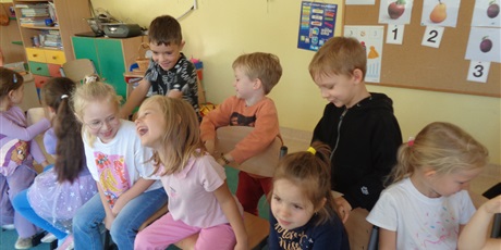 Powiększ grafikę: Dzień dziewczynki