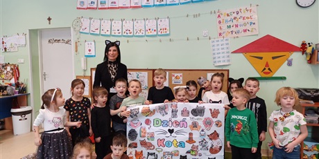 Powiększ grafikę: Dzień kota