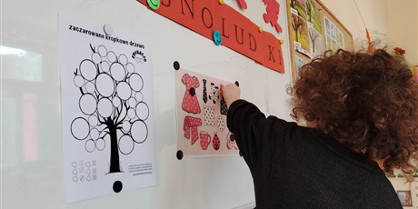 Powiększ grafikę: Dzień kropki