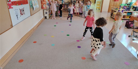 Powiększ grafikę: Dzień kropki