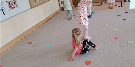 Powiększ grafikę: Dzień kropki