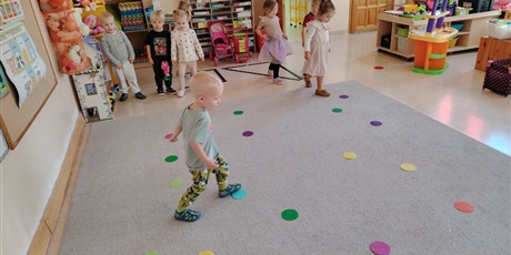 Powiększ grafikę: Dzień kropki