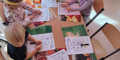 Powiększ grafikę: Dzień kropki