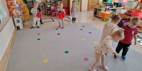 Powiększ grafikę: Dzień kropki