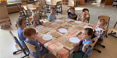 Powiększ grafikę: Dzień Kropki w grupie Chochliki