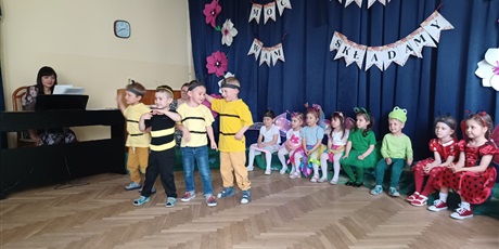 Powiększ grafikę: Dzień Mamy i Taty