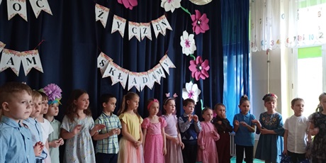 Powiększ grafikę: Dzień Mamy i Taty