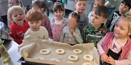 Powiększ grafikę: Dzień Pączka, czyli „Tłusty Czwartek”