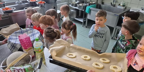 Powiększ grafikę: Dzień Pączka, czyli „Tłusty Czwartek”