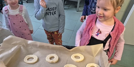 Powiększ grafikę: Dzień Pączka, czyli „Tłusty Czwartek”