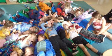 Powiększ grafikę: Dzień postaci z bajek