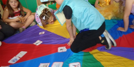 Powiększ grafikę: Dzień postaci z bajek