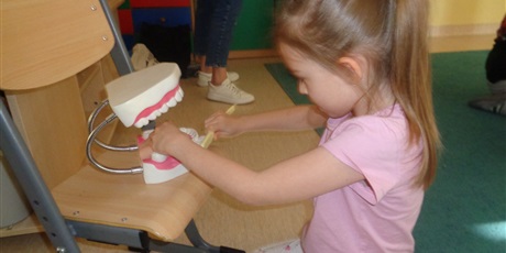 Powiększ grafikę: Jak dbać o zęby?