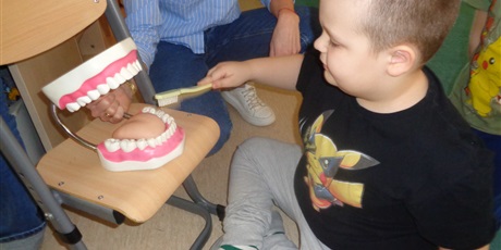 Powiększ grafikę: Jak dbać o zęby?