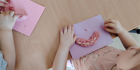 Powiększ grafikę: Jak dbać o zęby? 