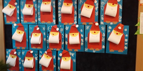 Powiększ grafikę: Koszałki ubierają choinkę