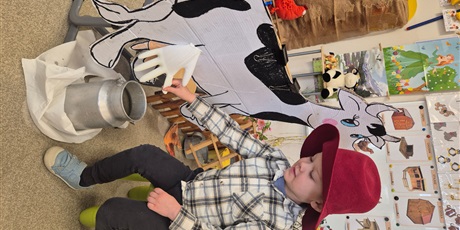 Powiększ grafikę: Mieszkańcy wiejskiego podwórka