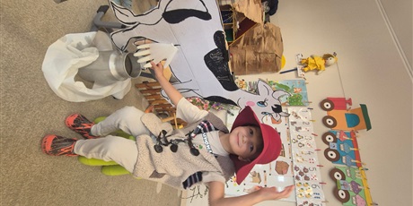 Powiększ grafikę: Mieszkańcy wiejskiego podwórka