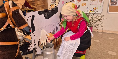 Powiększ grafikę: Mieszkańcy wiejskiego podwórka