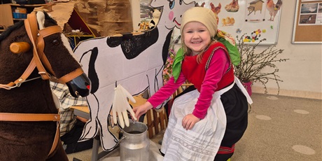 Powiększ grafikę: Mieszkańcy wiejskiego podwórka