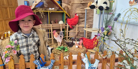 Powiększ grafikę: Mieszkańcy wiejskiego podwórka