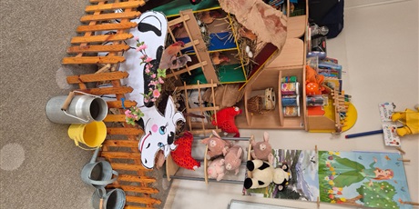 Powiększ grafikę: Mieszkańcy wiejskiego podwórka