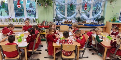 Powiększ grafikę: Mikołajkowa niespodzianka – słodkie, czekoladowo-piernikowe dekorowanie!