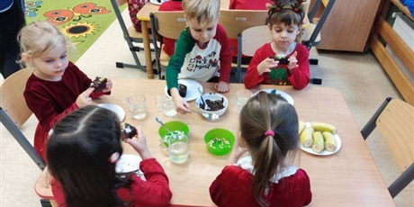 Powiększ grafikę: Mikołajkowa niespodzianka – słodkie, czekoladowo-piernikowe dekorowanie!