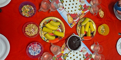 Powiększ grafikę: Mikołajkowa niespodzianka – słodkie dekorowanie 