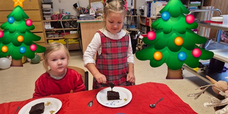 Powiększ grafikę: Mikołajkowa niespodzianka – słodkie dekorowanie 