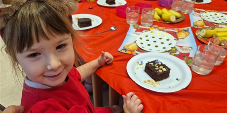 Powiększ grafikę: Mikołajkowa niespodzianka – słodkie dekorowanie 