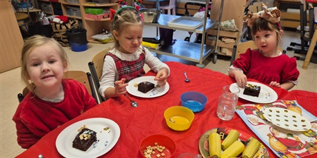 Powiększ grafikę: Mikołajkowa niespodzianka – słodkie dekorowanie 