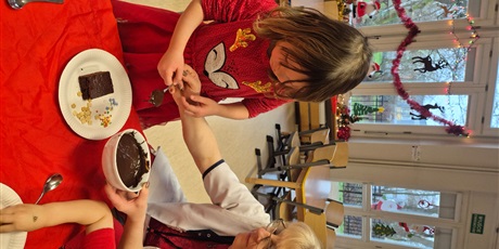 Powiększ grafikę: Mikołajkowa niespodzianka – słodkie dekorowanie 