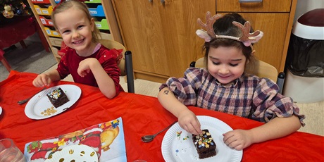 Powiększ grafikę: Mikołajkowa niespodzianka – słodkie dekorowanie 