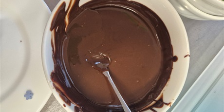 Powiększ grafikę: Mikołajkowa niespodzianka – słodkie dekorowanie 